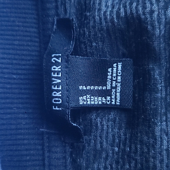 Forever 21|Black and White Floral Sweatshirt|Women's Size Small - Picture 2 of 5